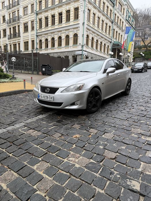 Lexus is 250 власник 2,5 бензин 2007 рік
