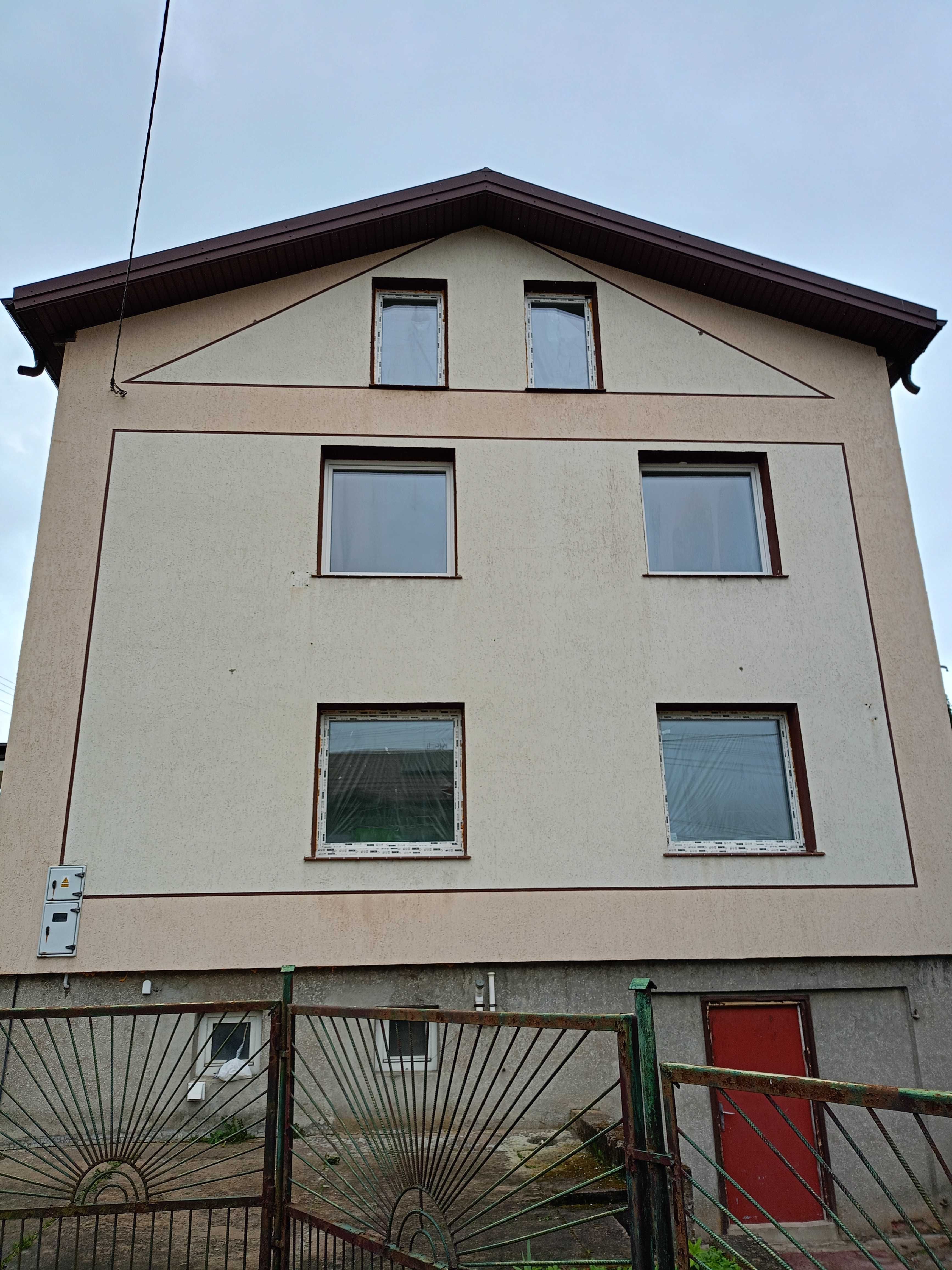 Malowanie elewacji, malowanie dachów