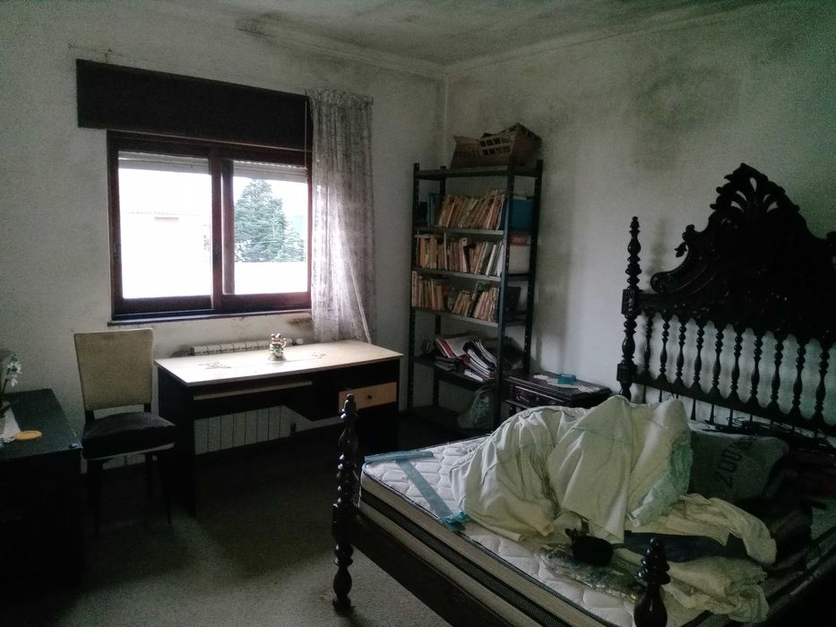 Moradia T4 no centro de Santa Marta de Portuzêlo em Viana do Castelo