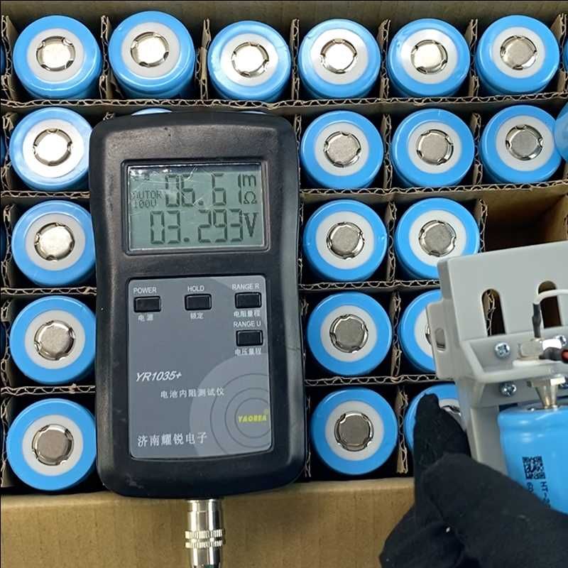 Акумулятор EVE 18650 35V  lifepo4 32700 Lishen 21700 Зарядні пристрої