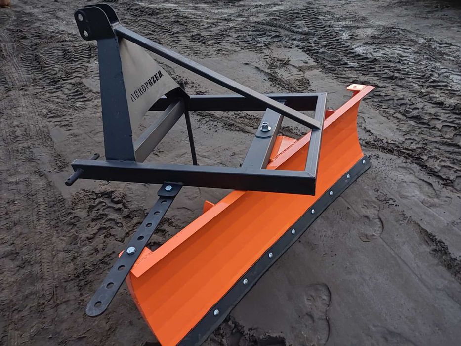 Pług do śniegutraktora tuz obracana wieżyczka przód tył Transport