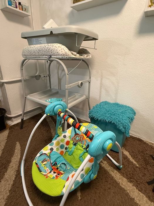 Пеленальний столик+ Ванночка та заколисуючий центр+подаруночок