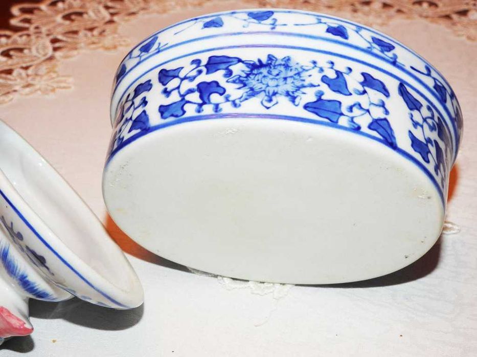 Porcelanowa ceramiczna Kaczka - pojemnik szkatułka