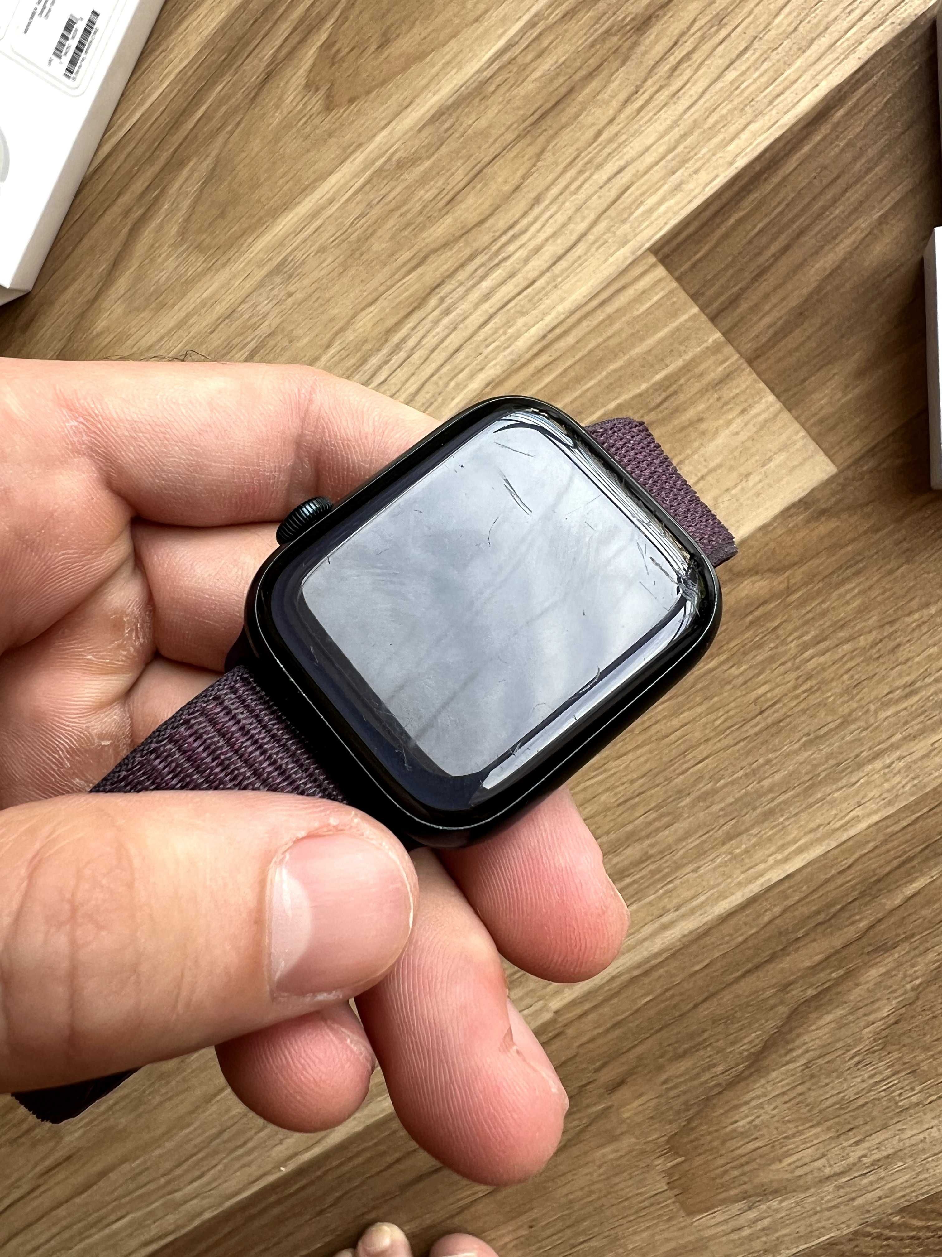 Apple Watch Series 7 (A2474) 45mm + dodatki