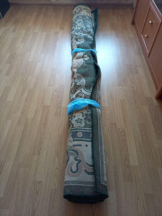 Килим 4х2.75 як новий