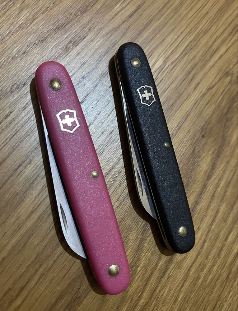 Victorinox Gardener Floral zestaw czarny rozowy edc