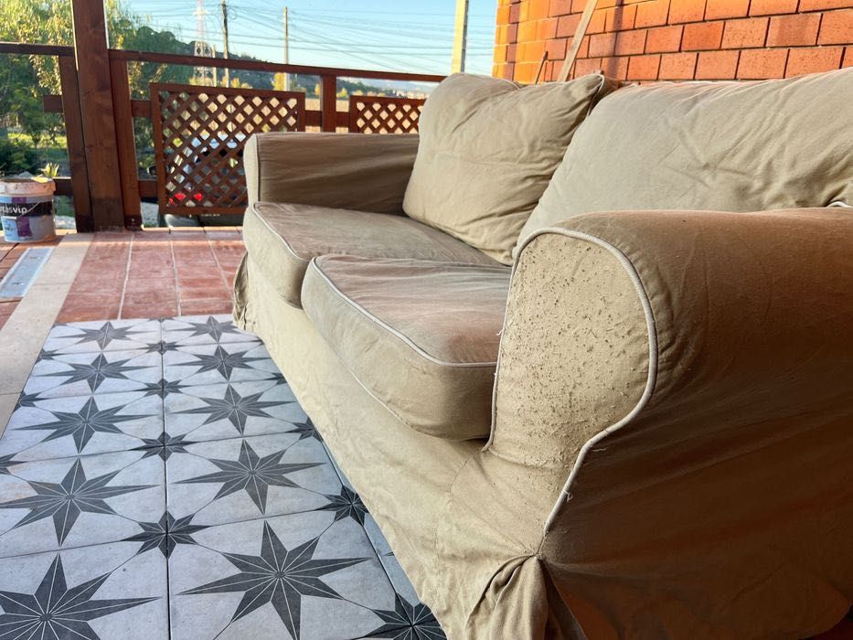 Sofá Ektrop 2 lugares