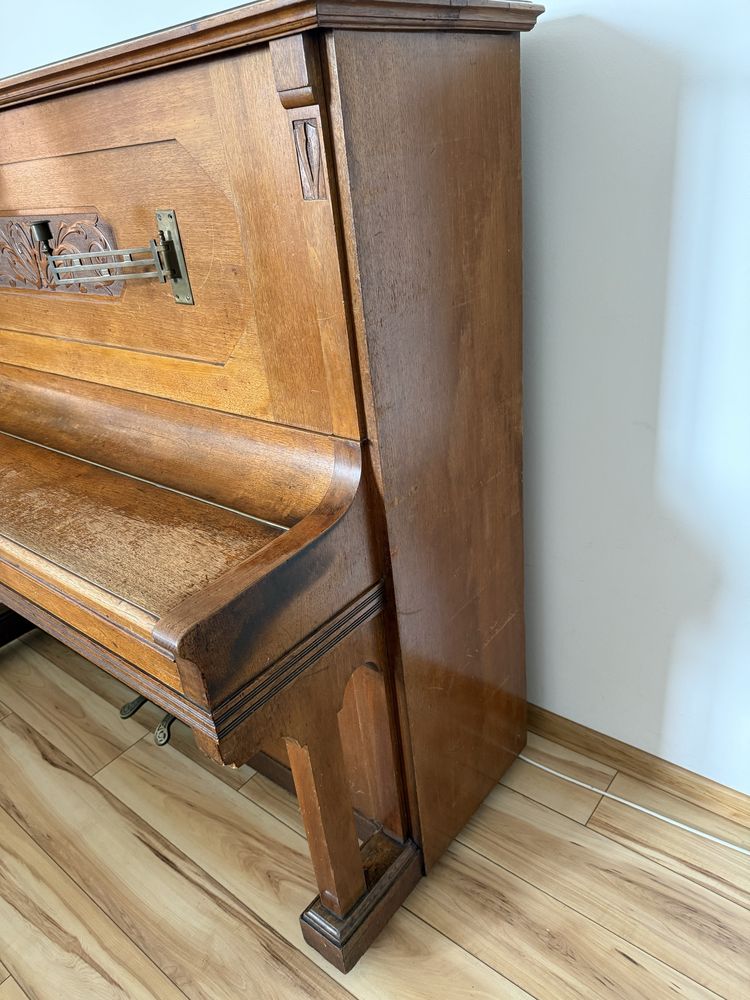 Zabytkowe pianino A. Schutz & Co. Brieg