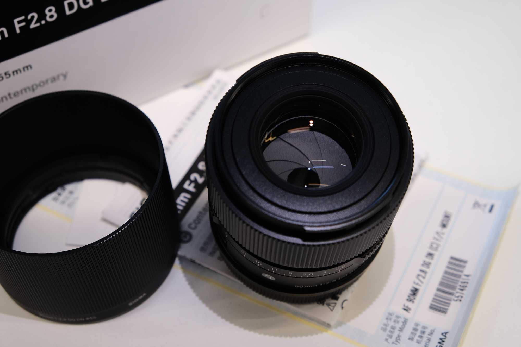 Sigma 90mm f/2.8 DG DN Contemporary (L-mount) | Повний комплект