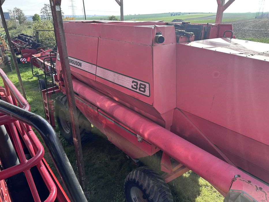 kombajn zbożowy Massey Ferguson MF 38