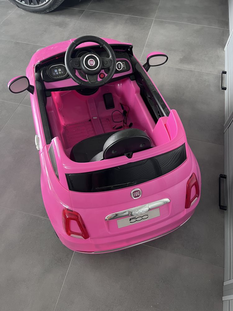 Samochod elektryczny dla dzieci rozowy fiat 500