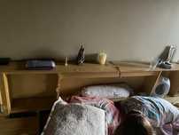 Movel de cama com meza de cabeceira