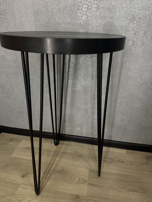 Продам круглий журнальний столик лофт