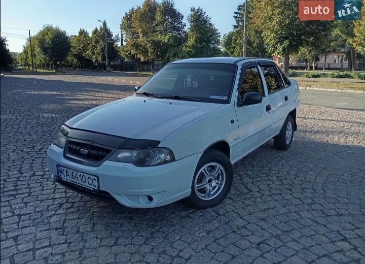 ДЕУ Нексія, газ бензин, максимальна комплектація