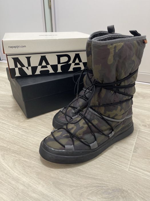 Снігоходи-дутики Napapijri 42-43 розмір