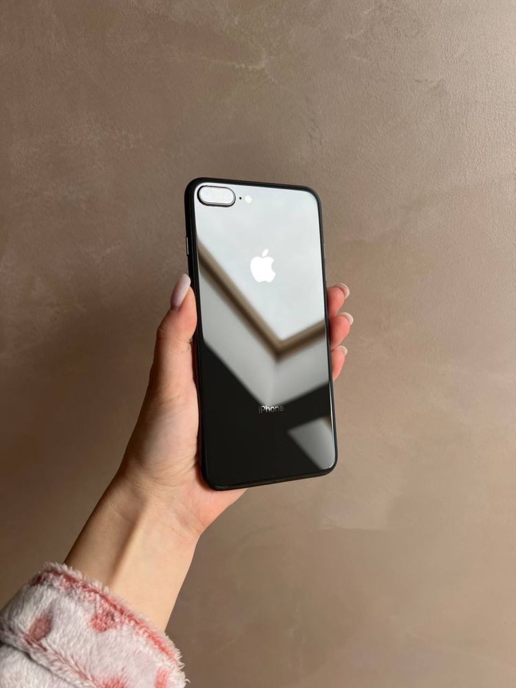 iPhone 8 Plus 64gb black оригінал neverlock