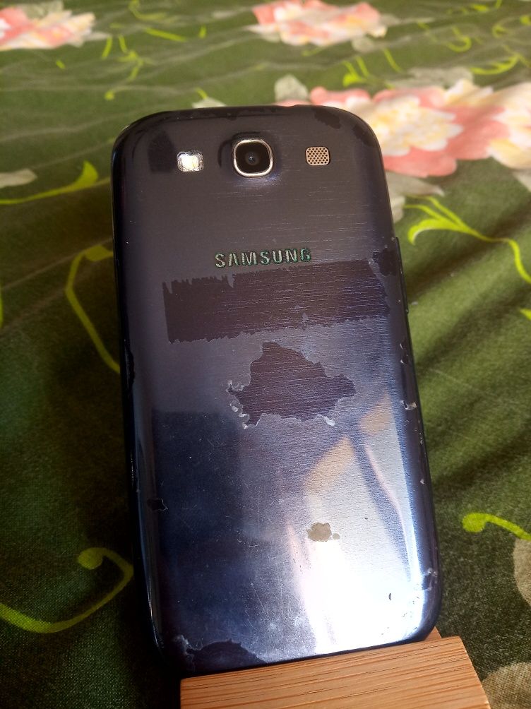 Смартфон Sansung i9300