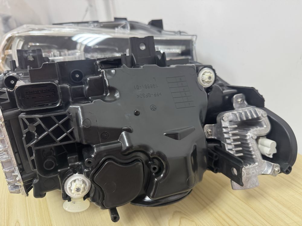 BMW F30 2012-2019 р , фари передні