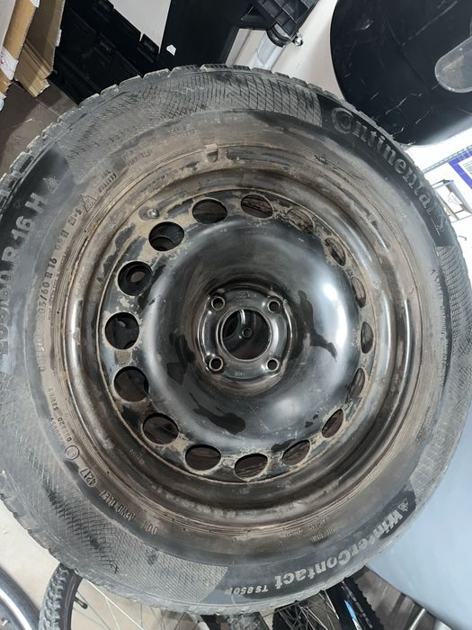 Opony zimowe 205/60 R16 Continental komplet z felgami