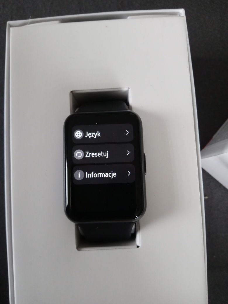 Sprzedam smartwatch Huawei watch fit 2 sprawny w 100% !!