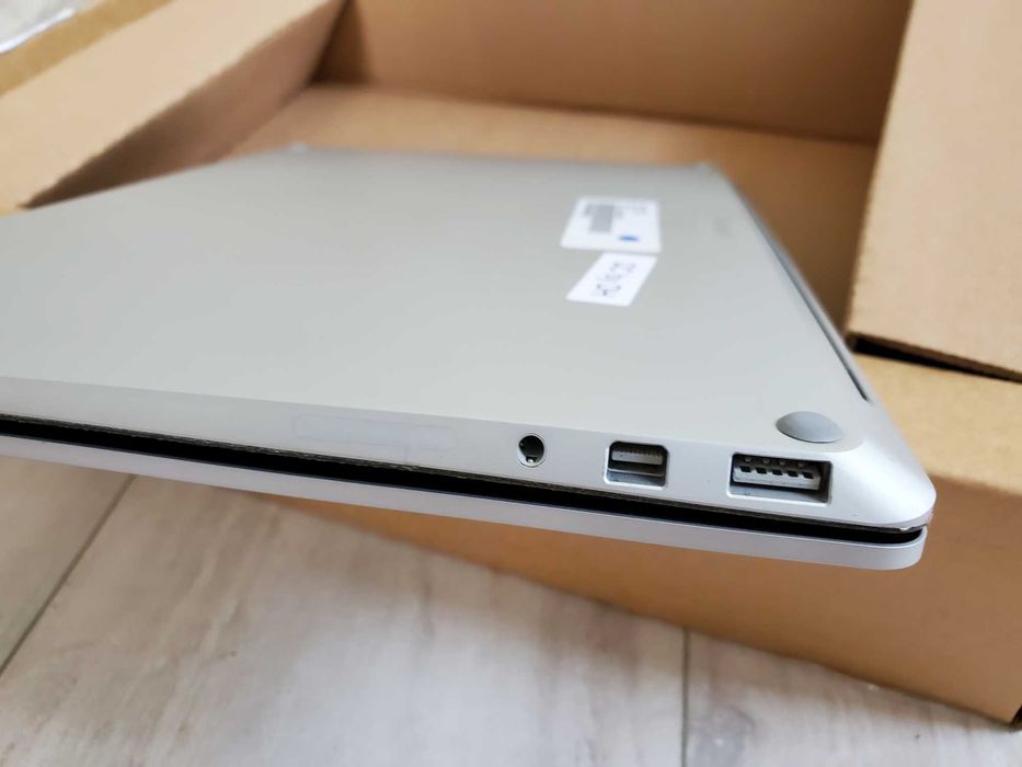Microsoft Surface Laptop 2 1782 13.5" QHD M3-7Y30 SSD 128Gb RAM 4Gb