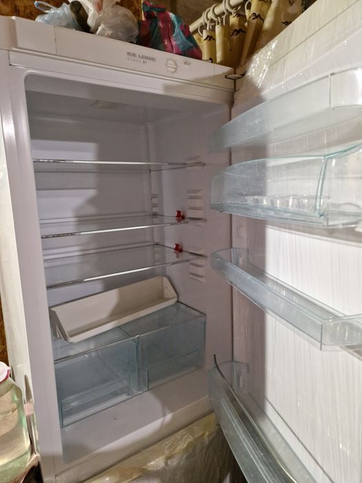 Холодильник Snaige Ice logic