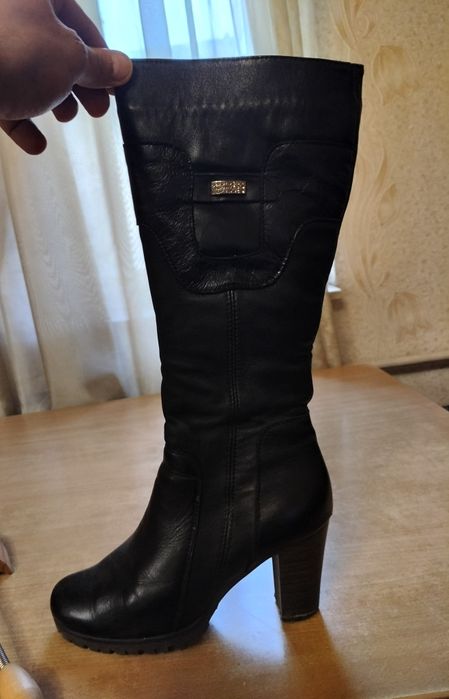 Женские зимние сапоги