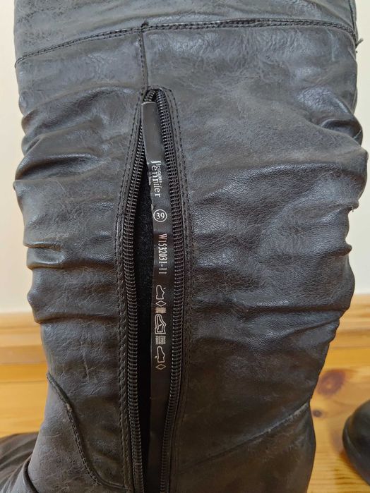 Buty damskie na obcasie, rozmiar 39