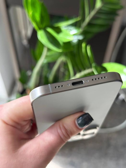 Apple iPhone 15 Pro 256GB Natural. Neverlock. Esim
