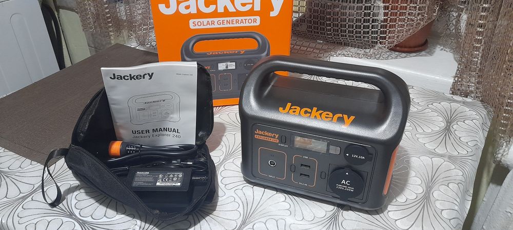 Станция зарядная Jackery 240 на 0.4 киловатт