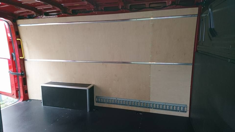 Volkswagen Crafter L3H2 zabezpieczenie paki
