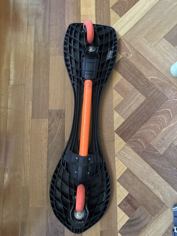 Waveboard preto e laranja