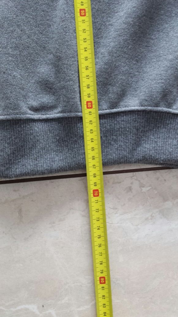Spodnie Dżinsowe Rozmiar 29, Sweter Rozmiar M. Ubranie Męskie Jeans.