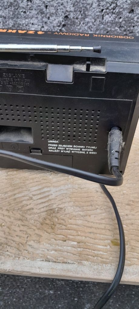 Radio Tola R-615