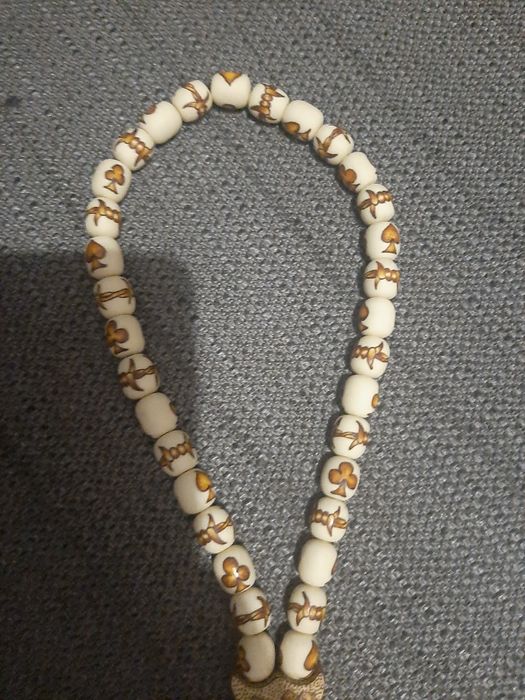 Монашки із шара більярдного!