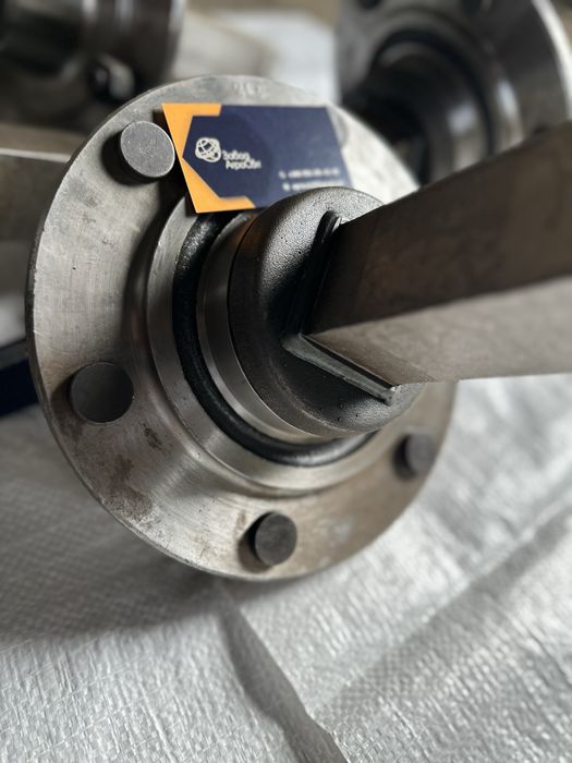 Напіввісь зі ступицею 6х205 розболтовка