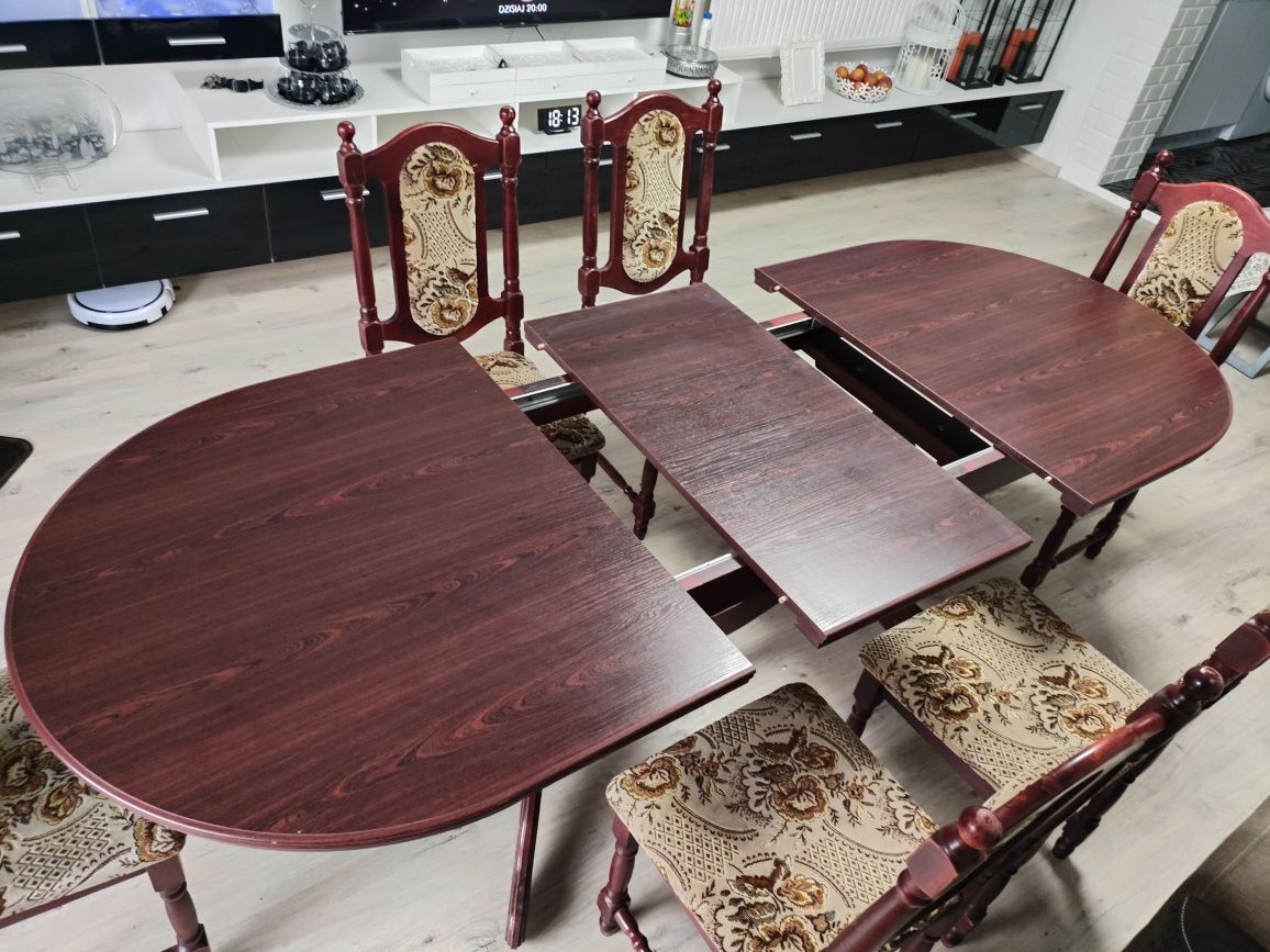 Stół rozkładany plus 6 krzeseł w dobrym stanie