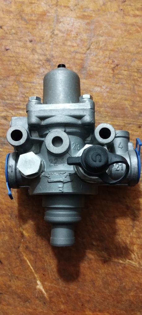 Zetor Forterra 11441 Regulator Powietrza