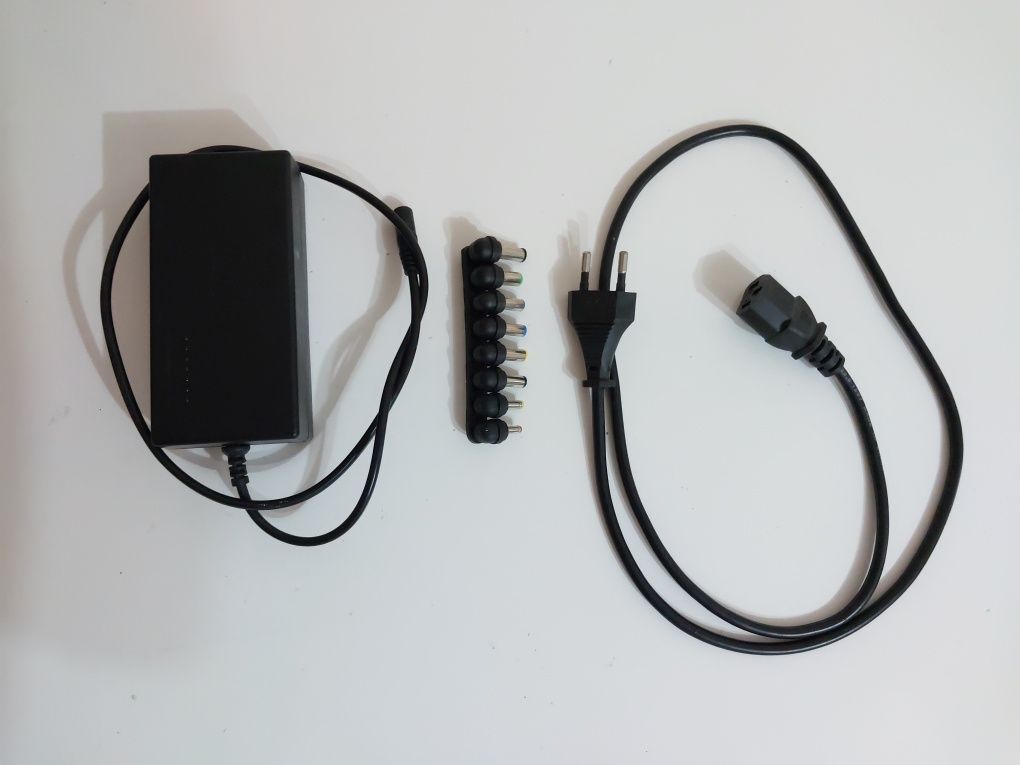 Зарядка для ноутбука зарядний блок зарядний універсальний кабель