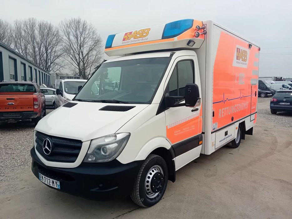 Mercedes-Benz Sprinter karetka  Karetka Sprinter wyposażona