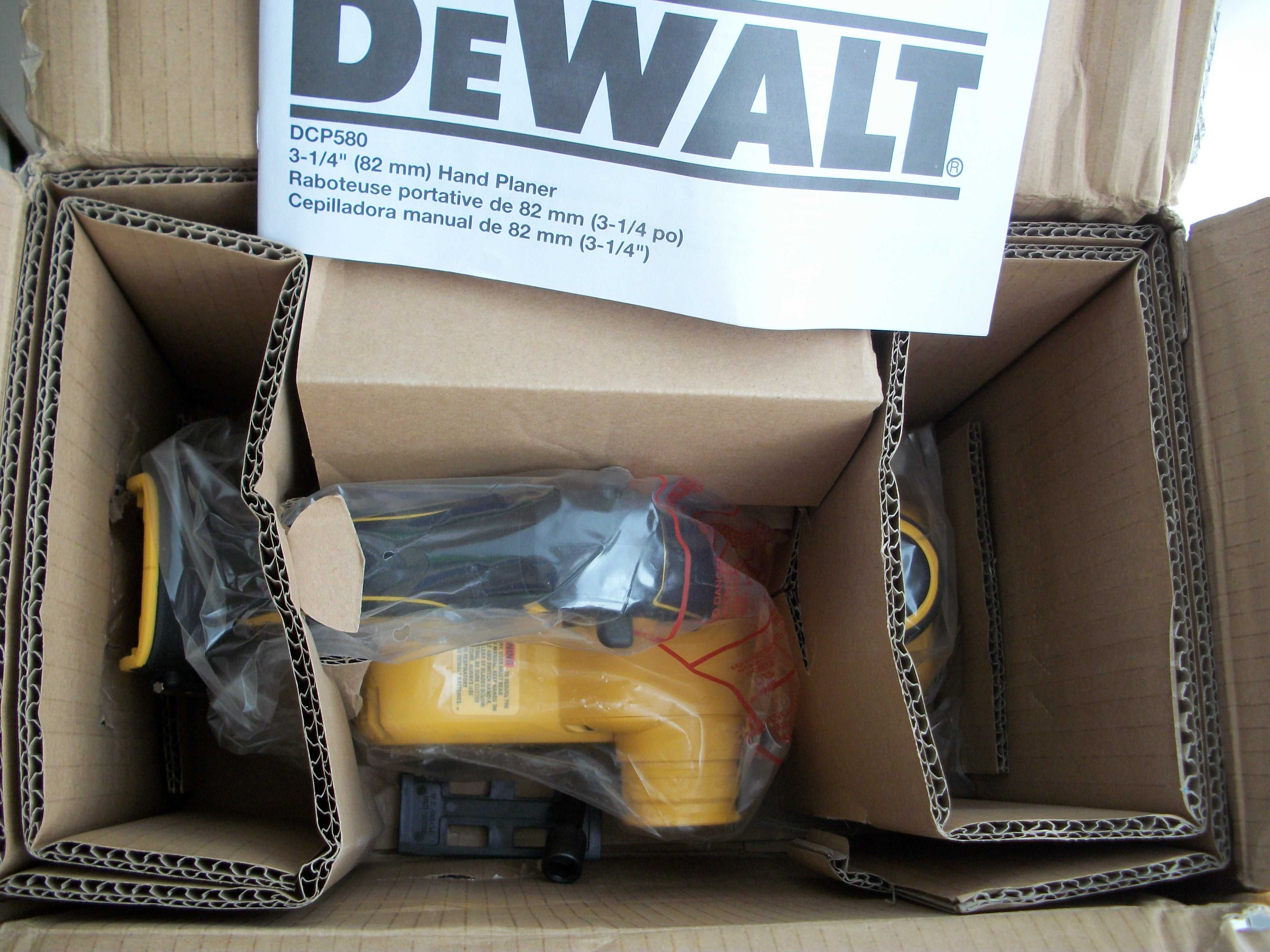 Аккумуляторный бесщеточный рубанок DEWALT DCP580B 20V