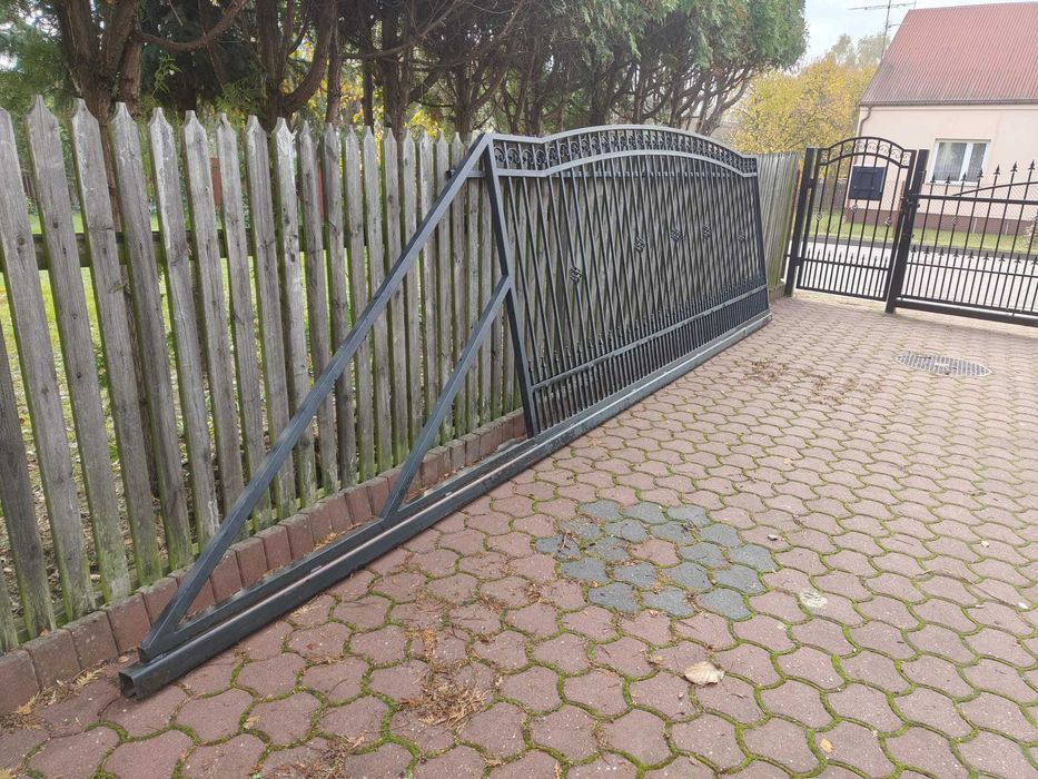 Brama przesuwna lewa