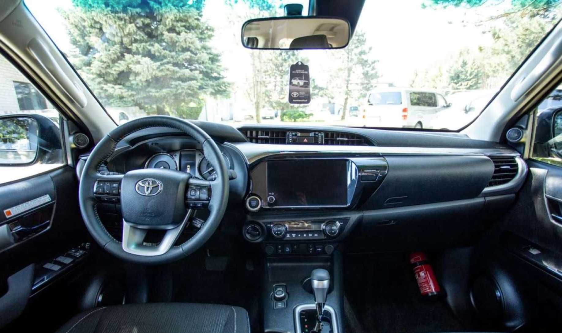 Разборка Toyota Hilux фара передня