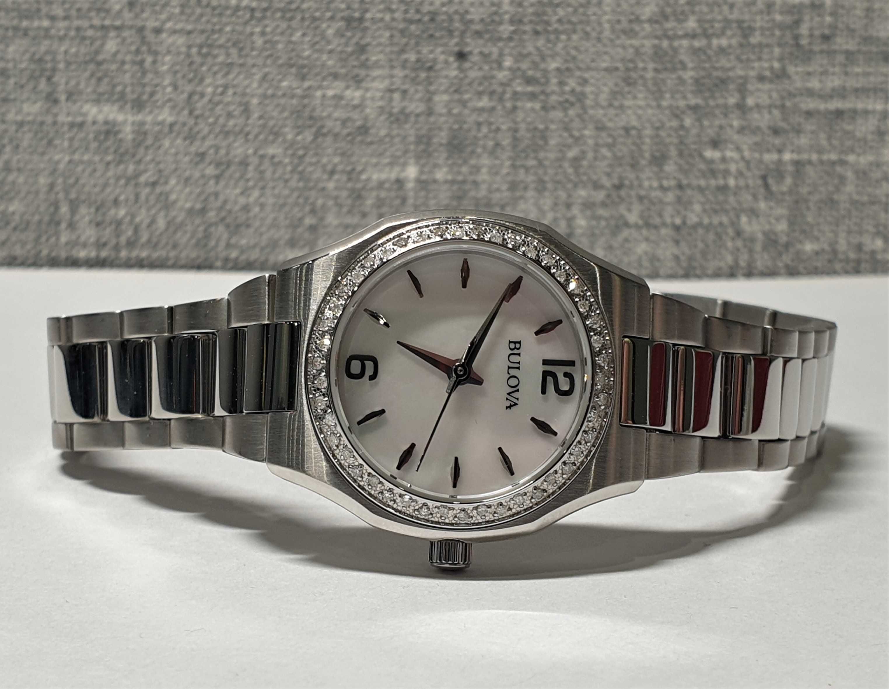 Жіночий годинник часы Bulova 96R199 Sapphire з діамантами новий