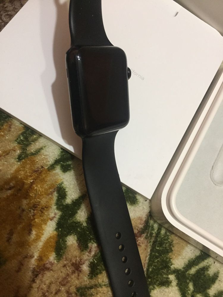 Apple Watch Stainles Steel в стальному корпусі з сапфіровим дисплеєм