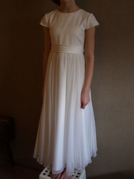 Sukienka komunijna rozm. 134-140 + wianek