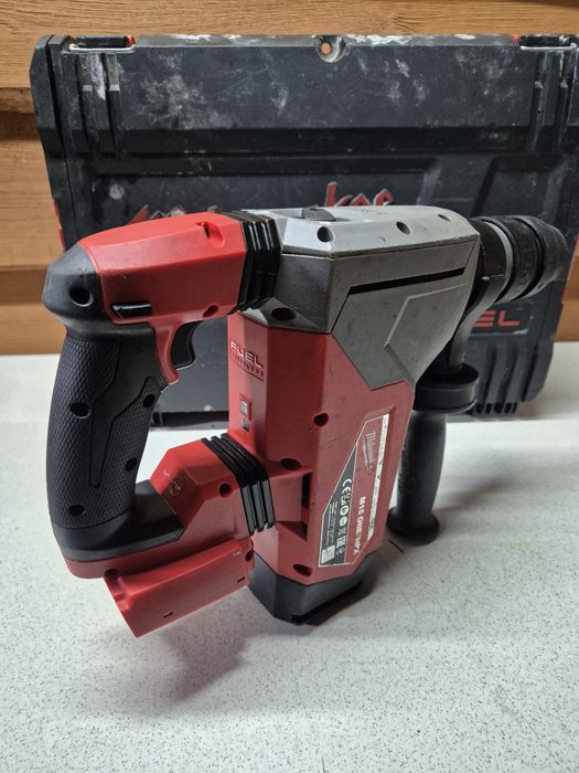 Milwaukee Młotowiertarka SDS PLUS+Aku2x+Walizka+Ładowarka F11