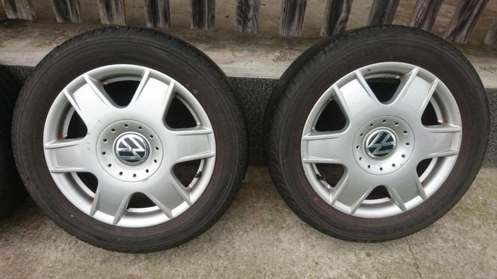 Sprzedam alufelgi vw bora z oponami