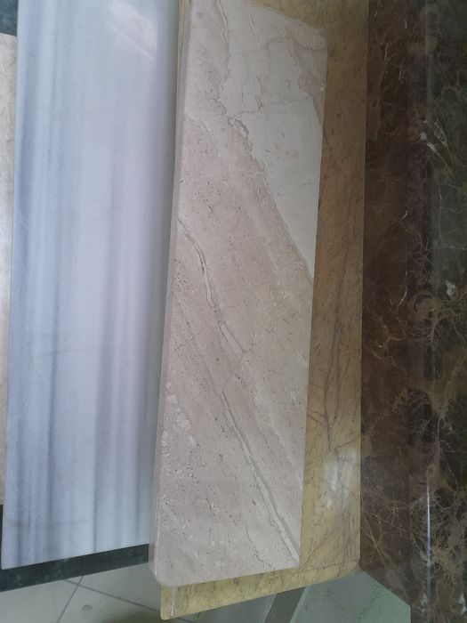 Підвіконня з натурального каменю