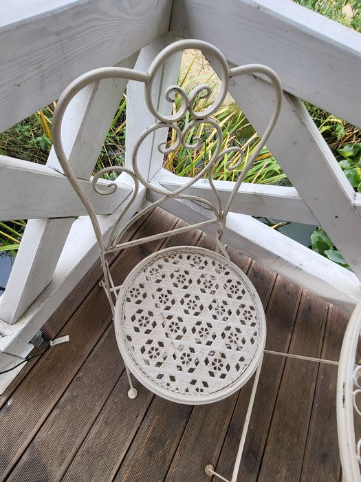 Zestaw balkonowy ogrodowy stolik krzesła Beliani. Okazja